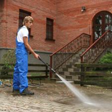 Why You Should Hire a Pelham Professional to Conduct Power Washing